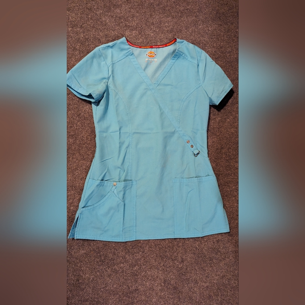 Dickies scrub top XS light blue